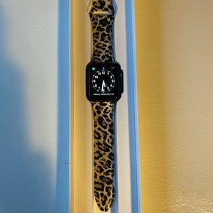 42 mm Apple Watch Series 3– Space Gray Aluminum
